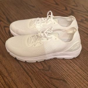 Never Worn Men’s Under Armour Sneakers